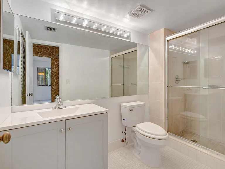 11255 Green Lake Dr #202 — Photo 17