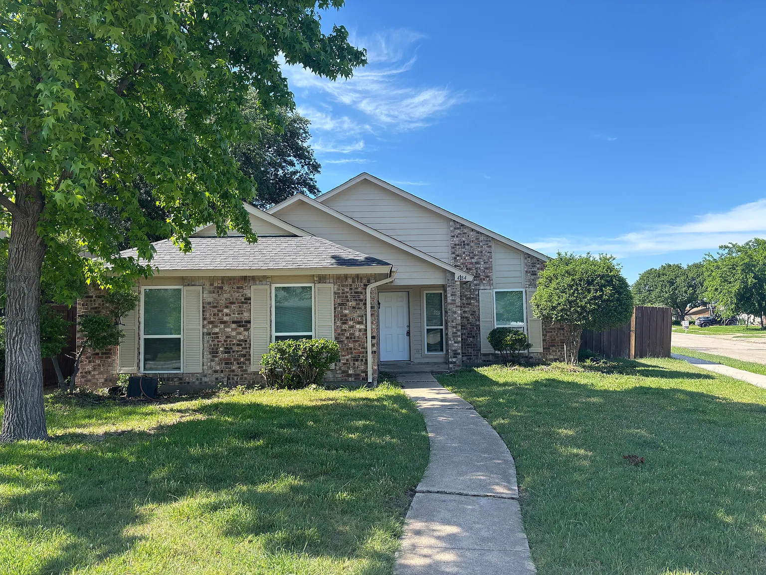 4 bed, 1800 sqft, $2,450 — Photo 1