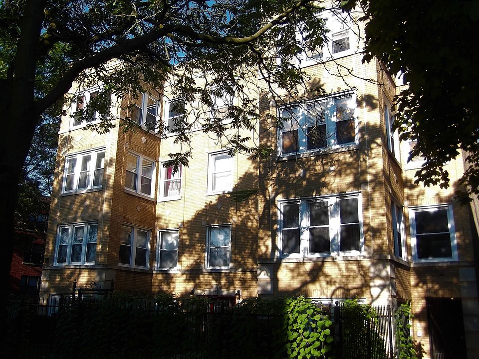 1st image of 4702 N St Louis Ave APT 1