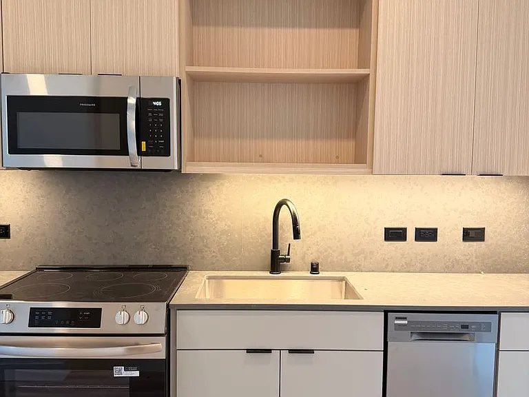 Rainford Apartments — Photo 67