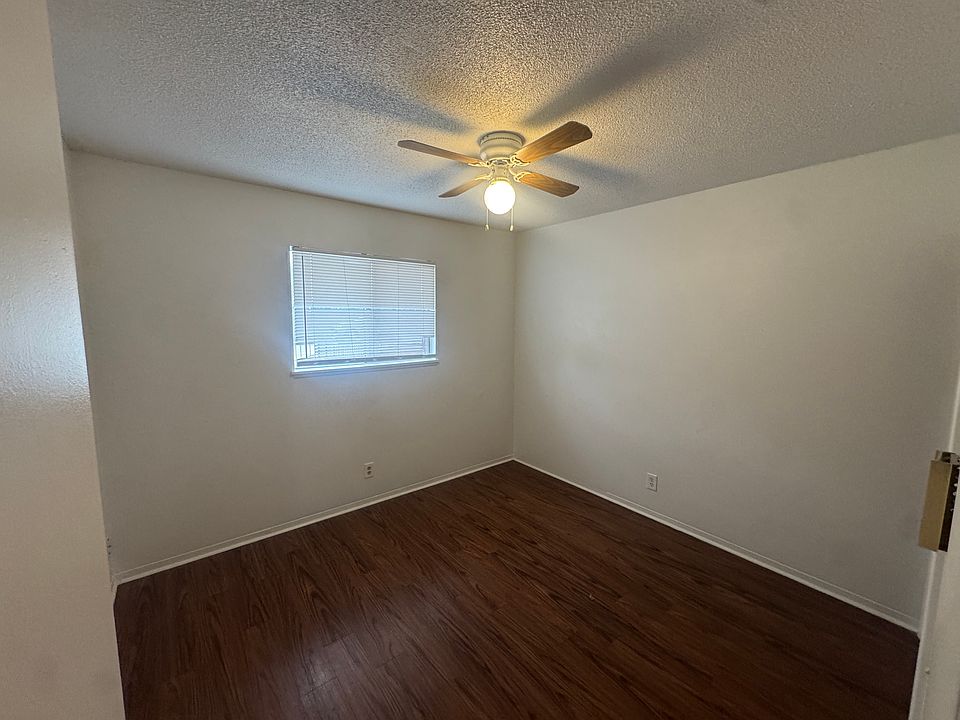 1st image of 812 E Sherman Ave #812