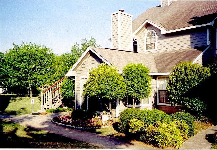 2nd image of 114 Waters Edge Ln