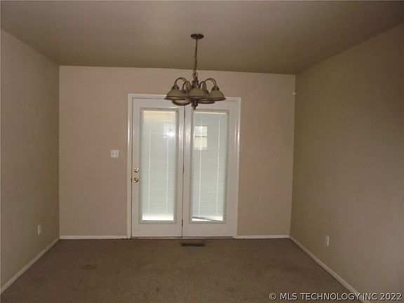 5th image of 238 S 185th East Ave