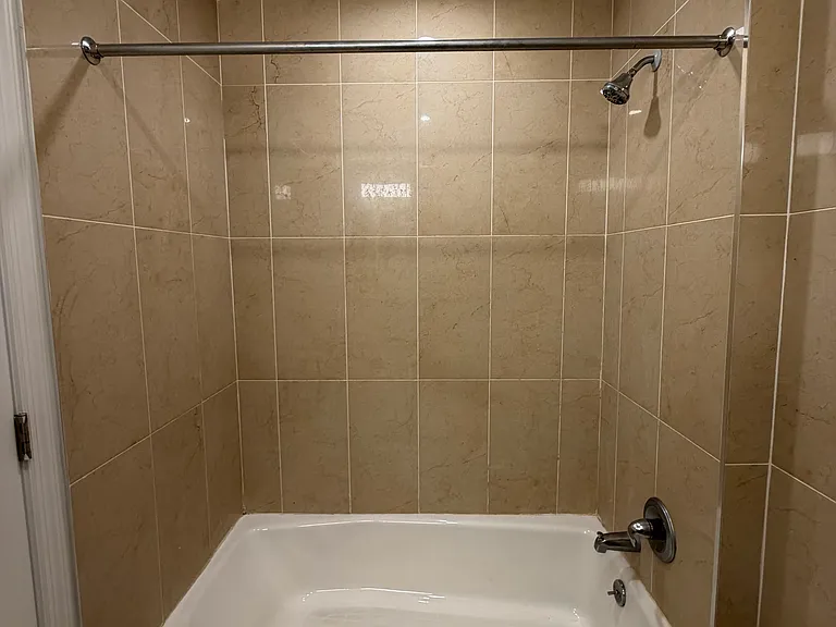 2075 Anthony Ave #404 — Photo 7