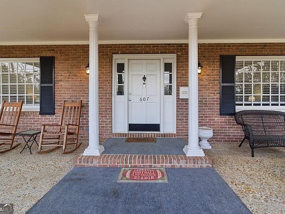 5th image of 607 Mack Dr