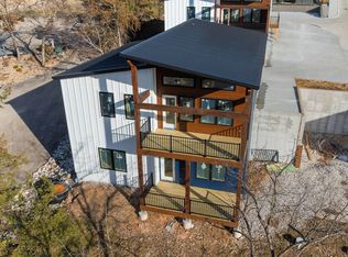 72 Beech Dr #32, Reeds Spring, MO 65737