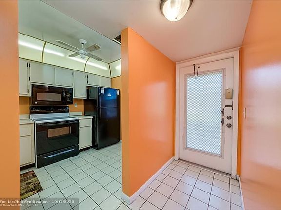 4th image of 10332 Sunrise Lakes Blvd APT 107