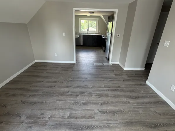 124 N Division St #124, Cedar Falls, IA 50613