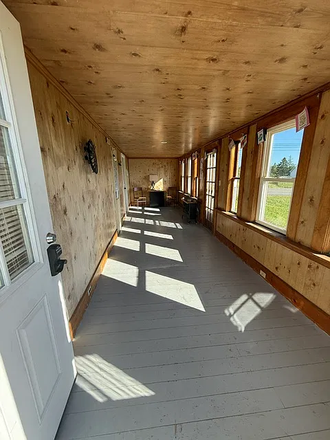 3 bed, 2352 sqft, $2,600 — Photo 4