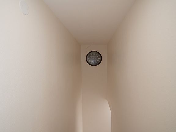 2nd image of 98-179 Kauhihau Pl Floor 2