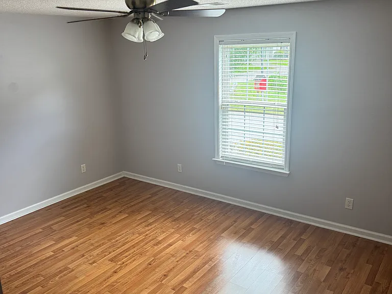 210 Cedar Grove Cir — Photo 10