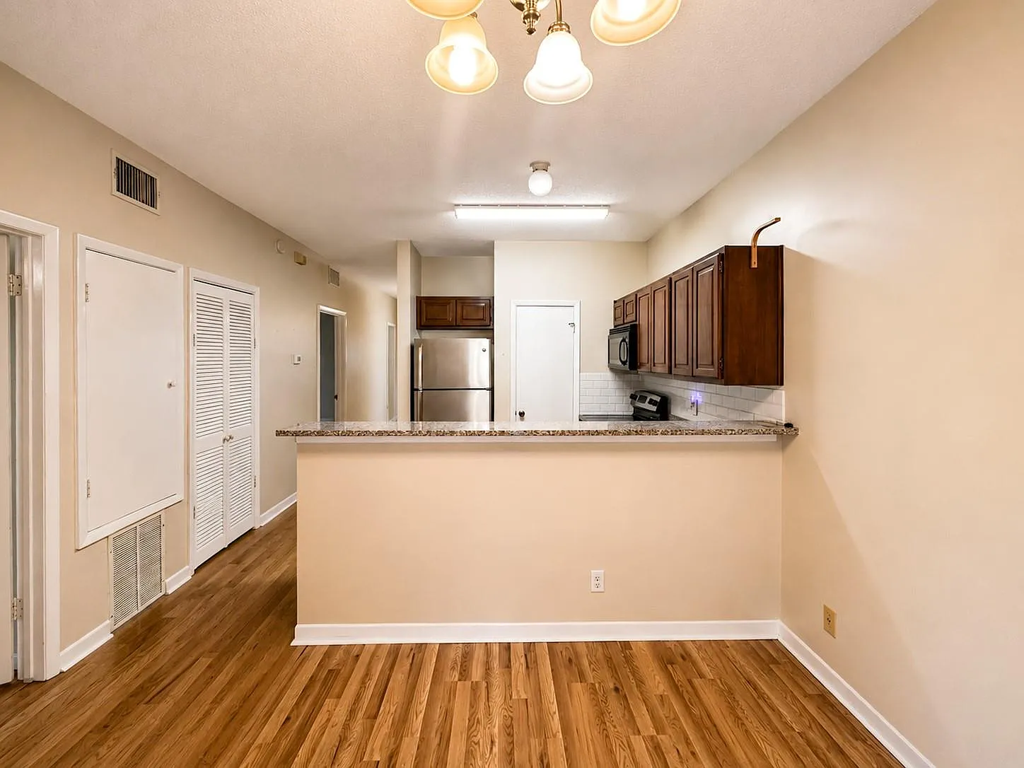 2 bed, 2.0 bath, 838 sqft, $1,395 — Photo 4