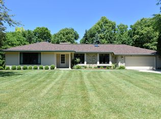 13260 Burlawn Ct, Brookfield, WI 53005