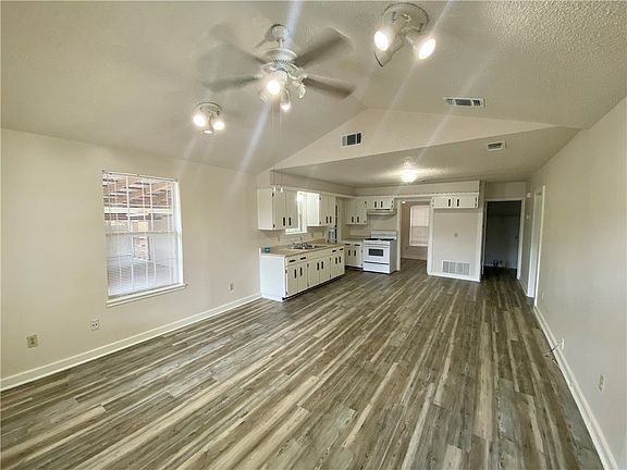 4th image of 601 Jefferson St