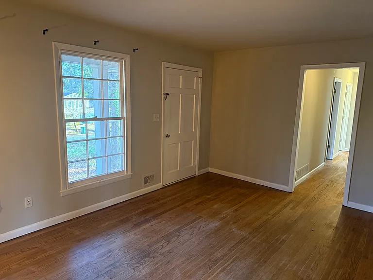 101 College Cir — Photo 11
