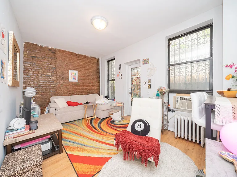 333 W 43rd St #1C — Photo 5