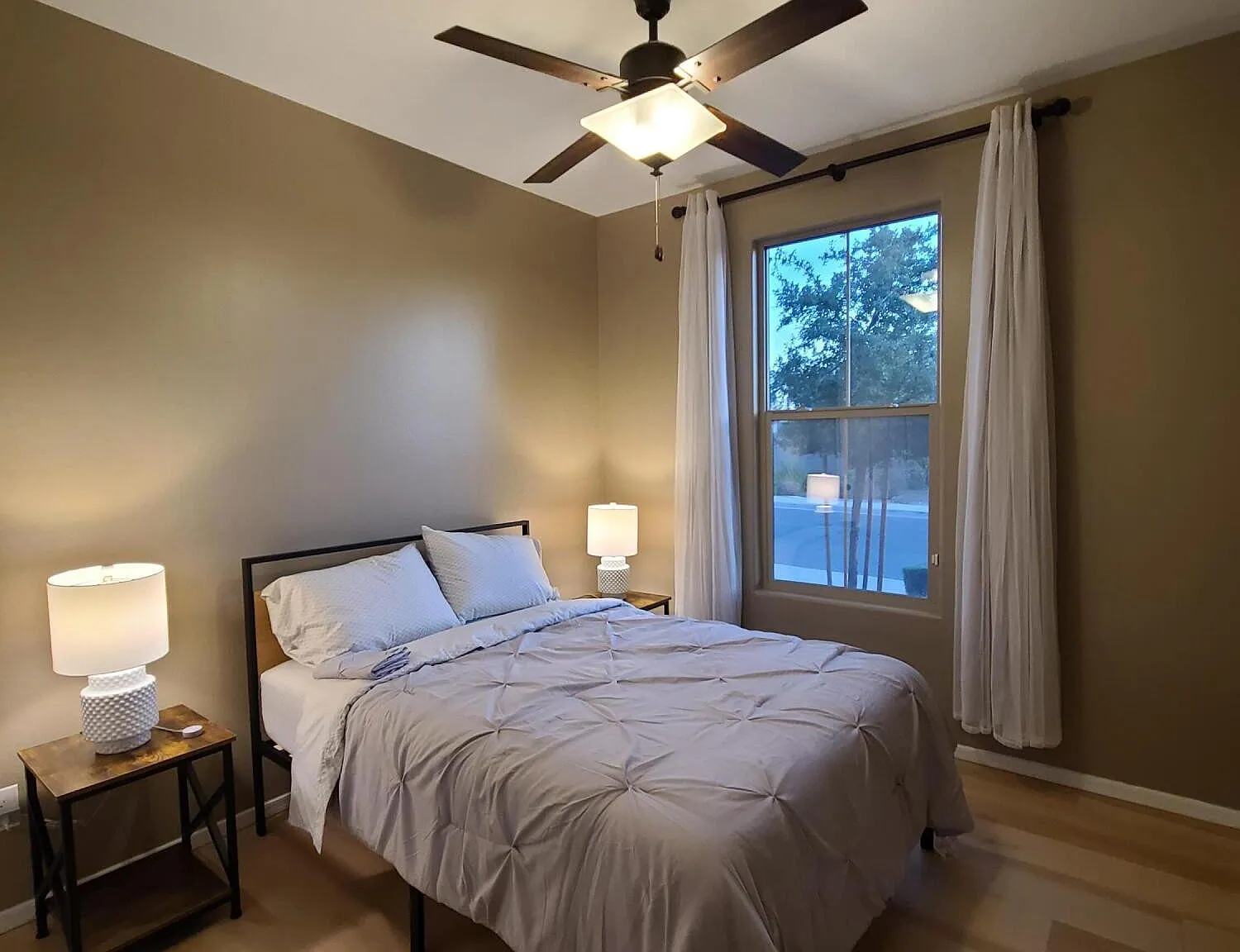 3 bed, 3.0 bath, 1878 sqft, $2,800 — Photo 3