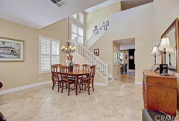 4 bed, 2109 sqft, $6,300 — Photo 2