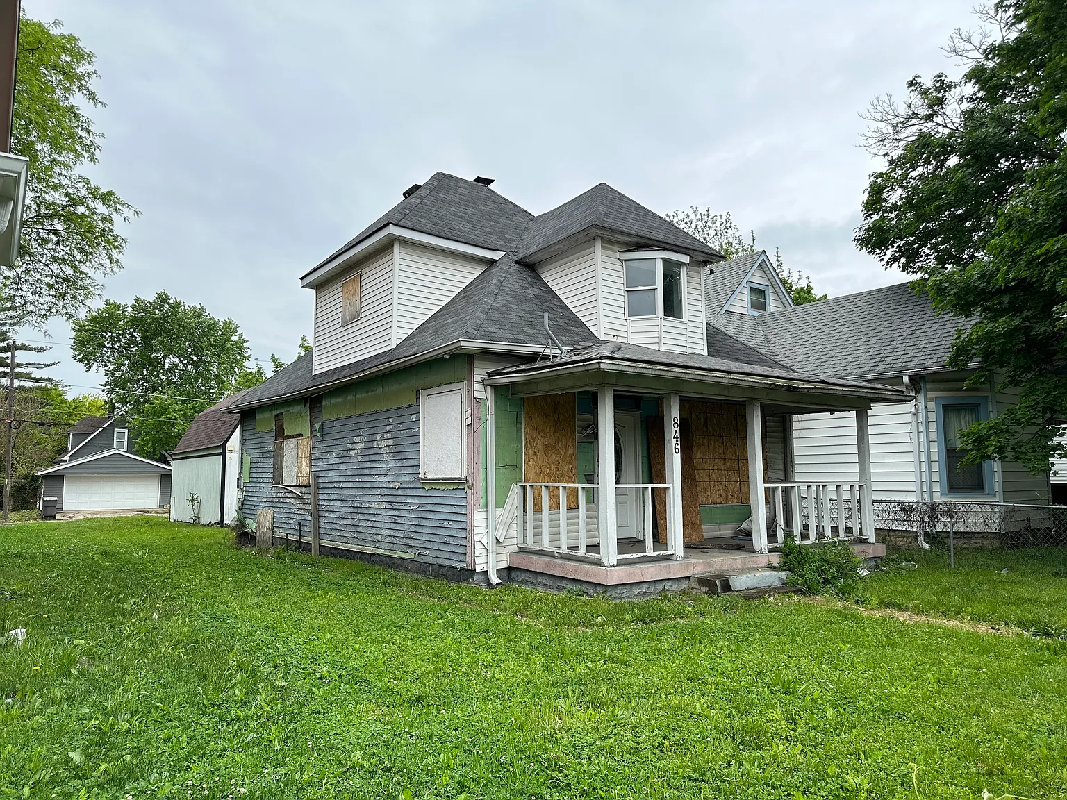 846 N Parker Ave photo 1