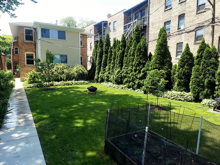 1546 W Juneway Ter #2 — Photo 4