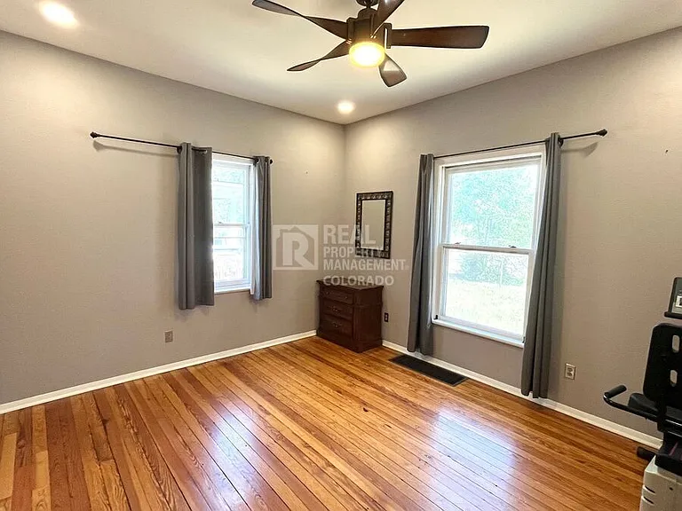 727 W Cucharras St — Photo 11