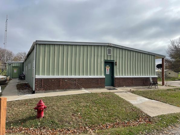 5 S Cherry St, Hale, MO 64643