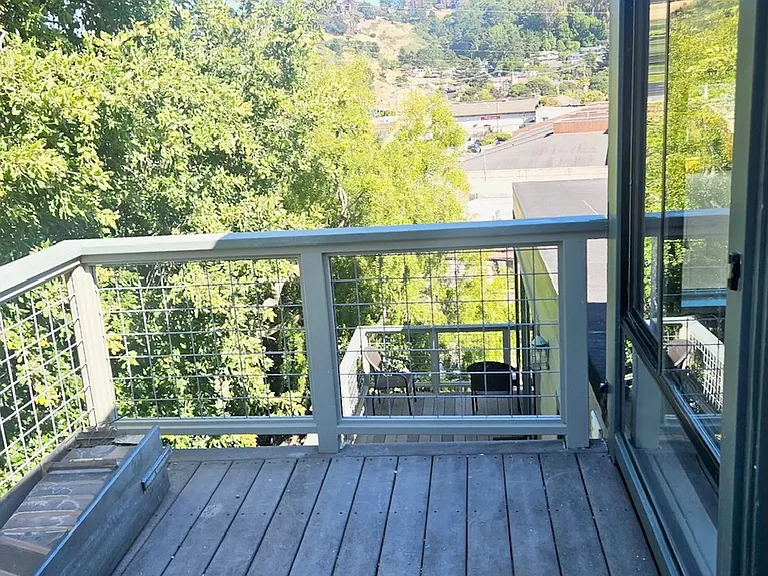270 Shoreline Hwy #4 — Photo 9