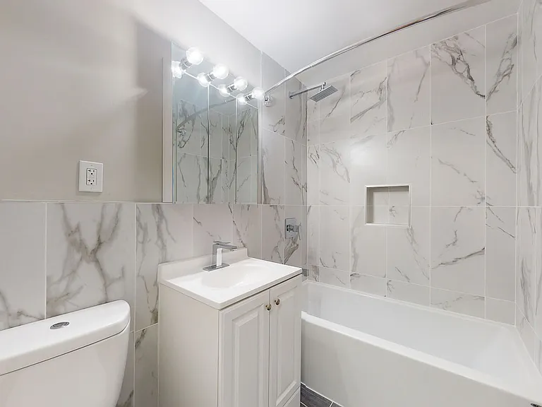 Wyndmoor Apartments — Photo 13