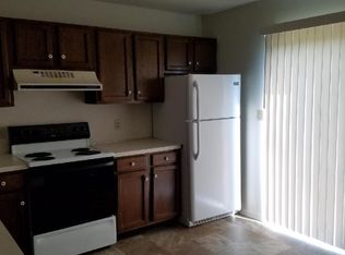 681 Broad St #B, Akron, PA 17501