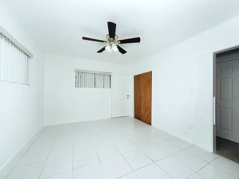 8636 NW 35th Pl — Photo 8