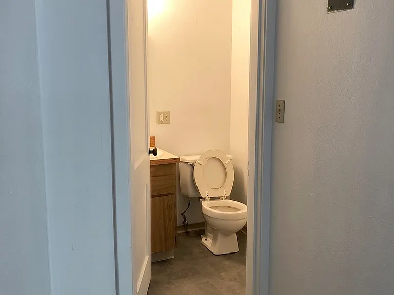 Curtiss Apartments — Photo 12