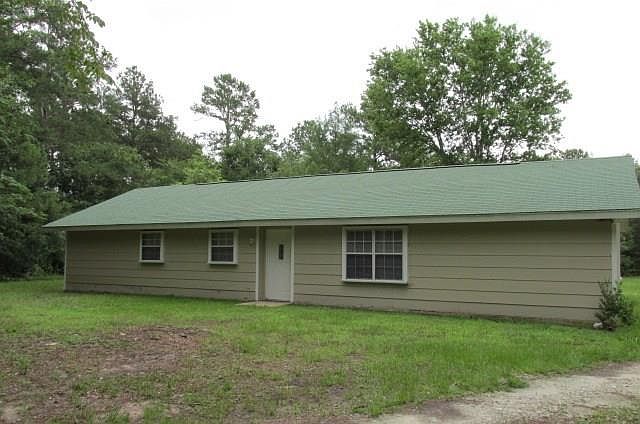 1st image of 20 White Oak Dr
