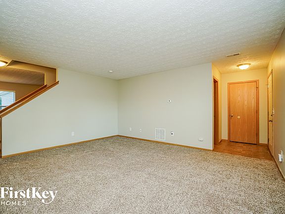 3rd image of 2860 Hillstone St
