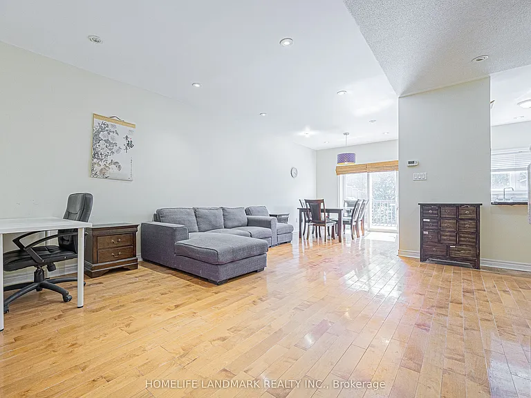 38 Romance Dr — Photo 6