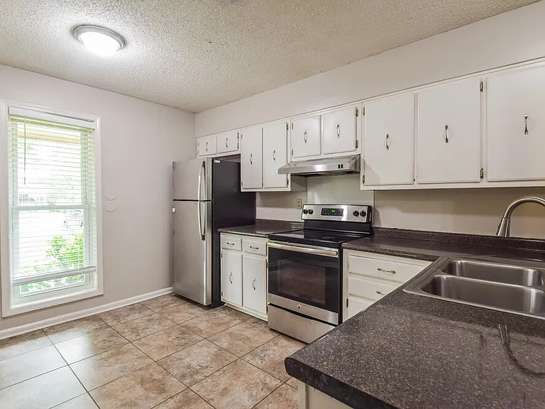 863 Hackberry Dr — Photo 8