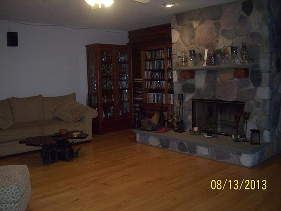 Huge 20'X20' living room