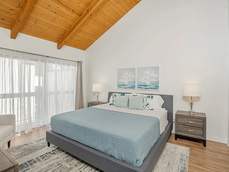 1655 Greenfield Ave #14 — Photo 17