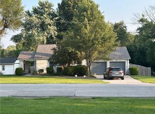 8719 E 57th St, Raytown, MO 64129