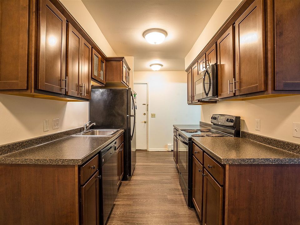 Oakridge_103_ Kitchen (01)