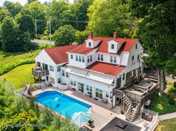 1863 Broadway, West Park, NY 12493