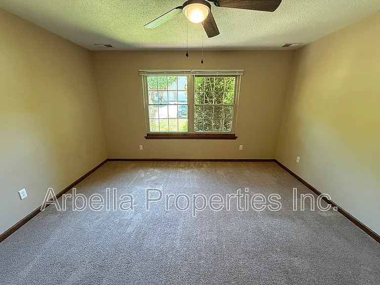 1608 Herrin Dr — Photo 10