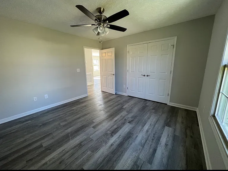 34 Lori Ct — Photo 2