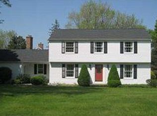 6 Mount Airy Dr, Orchard Park, NY 14127