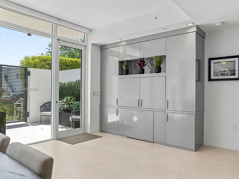 401 N Birch Rd #Townhouse 2 — Photo 3