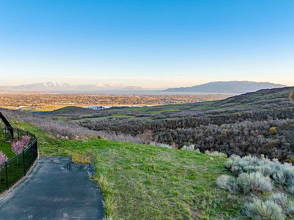 3rd image of 16072 S Fielding Hill Ln