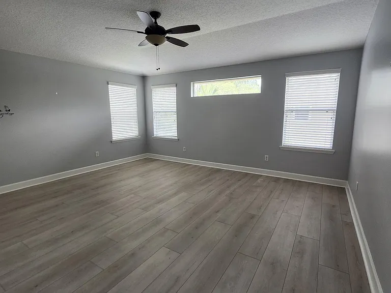 201 Edgeford Ct — Photo 20
