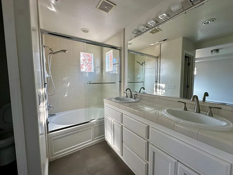 4226 Tobin Cir — Photo 3