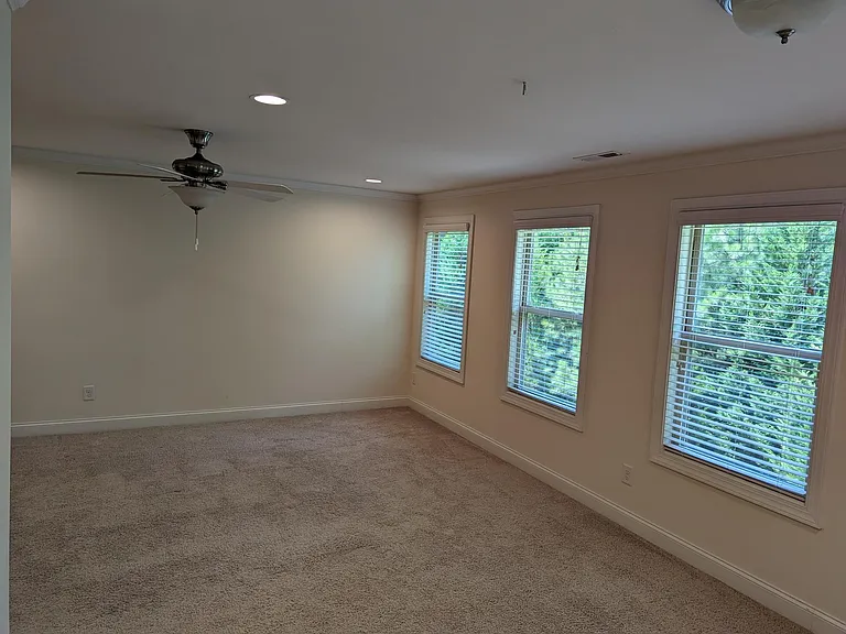 220 Alamosa Pl — Photo 17