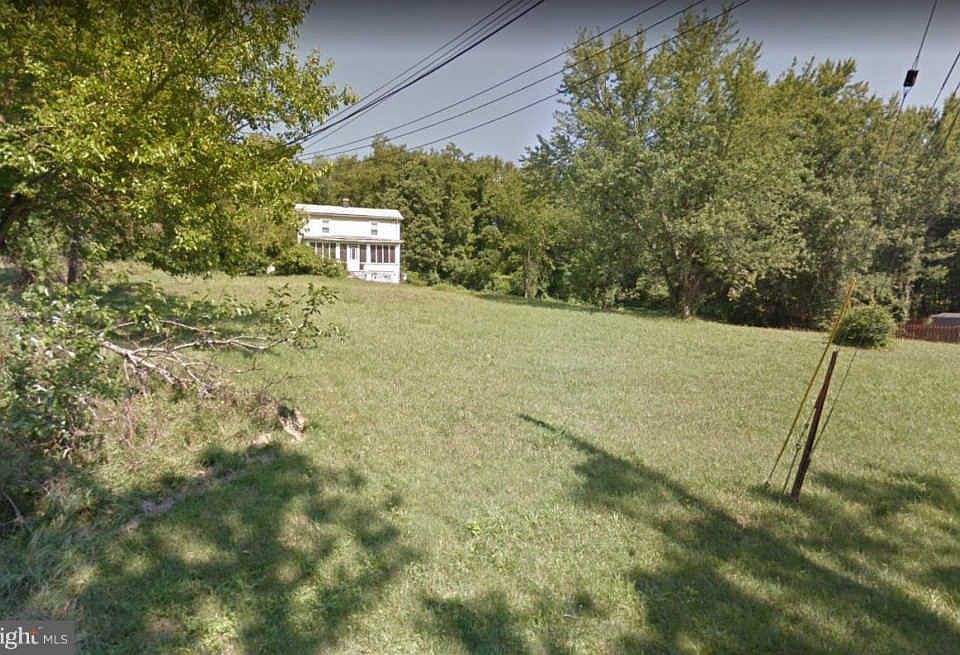 2nd image of 5806 Race Rd