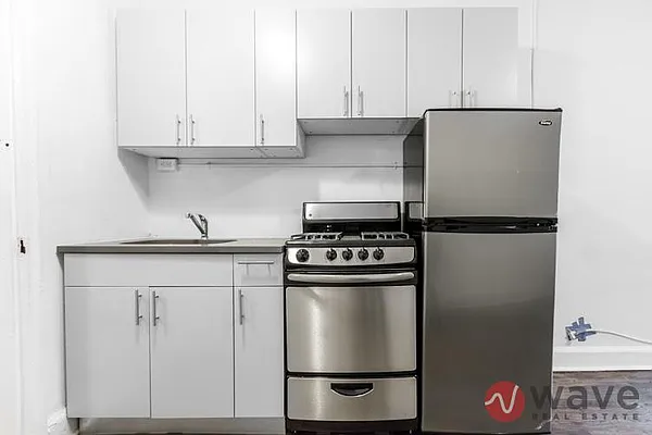 Rented by Wave Real Estate Group | media 2